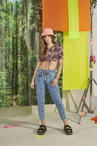 BLUSA CROPPED ESTAMPA FOLHAGEM AJUSTÁVEL- COLCCI 0365300666