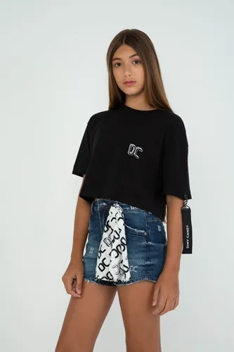 T-SHIRT CROPPED COM BOLSO FRONTAL E DETALHE DE CHAVEIRO NA MANGA - DIMY TSH82661