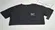 T-SHIRT CROPPED COM BOLSO FRONTAL E DETALHE DE CHAVEIRO NA MANGA - DIMY TSH82661