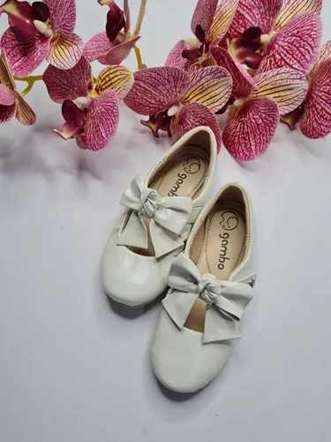 SAPATILHA EM COURO BONECA GAMBO B35109