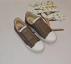 TENIS EM COURO COM DETALHE ZIPER LATERAL GAMBO T11256