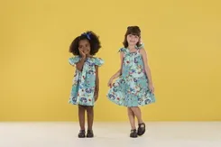 VESTIDO RECORTES E ALÇA DE AMARRAR ESTAMPA PLANETA PRECOCE M6VT3497