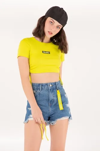 BLUSA JUSTA COM ABERTURA LATERAL E AMARRAÇÃO DIMY BLU83217