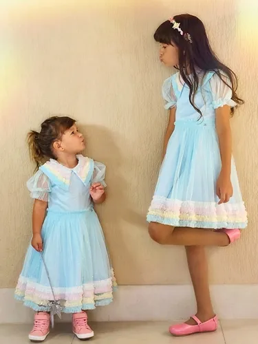 VESTIDO TULE MULTICOLOR DETALHES NA GOLA E BARRA PETIT CHERIE 51113122254