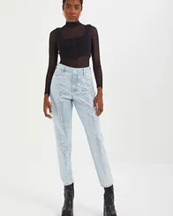 CALÇA BRUNA COM APLICAÇÃO COLCCI 0025300825