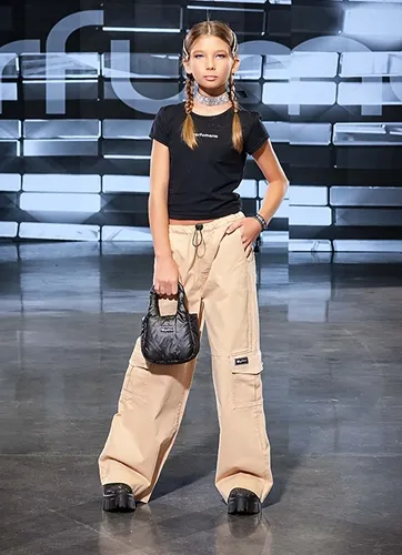 CALÇA SARJA WIDE LEG BOLSO CARGO PERFUMARIA 26606