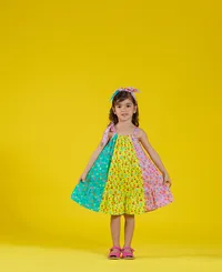 VESTIDO RECORTES ESTAMPA CHUVA DE FLORES PRECOCE MVT4958