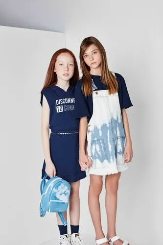 VESTIDO COM CAPUZ AZUL