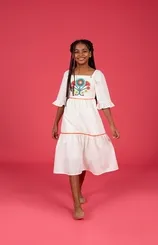 VESTIDO COM BABADO E MANGA AMPLA PRECOCE LVT5419