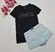 T-SHIRT C/ ASSIMETRIA FRENTE DIMY PRETO